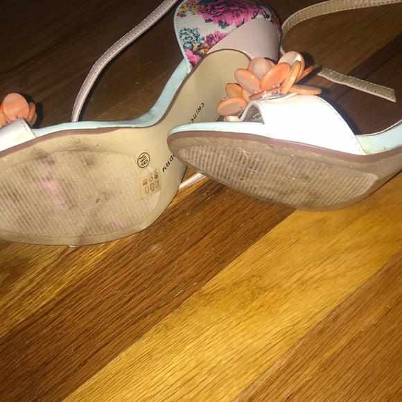 Heels good condition - Picture 3 of 4